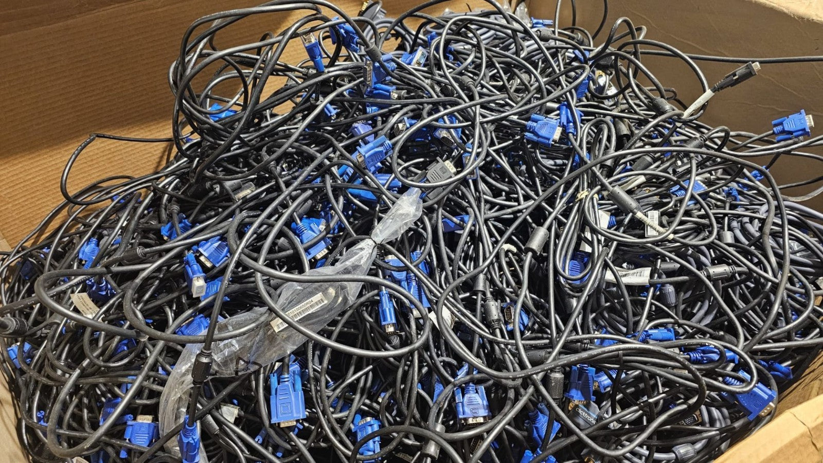 Cavi VGA 15 Pin Usati in Lotto da 10 a 100 Pezzi per Video Analogico PC Monitor